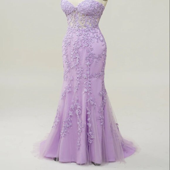 Romantic Lavender Lace Appliqué Mermaid Gown - Picture 5 of 6